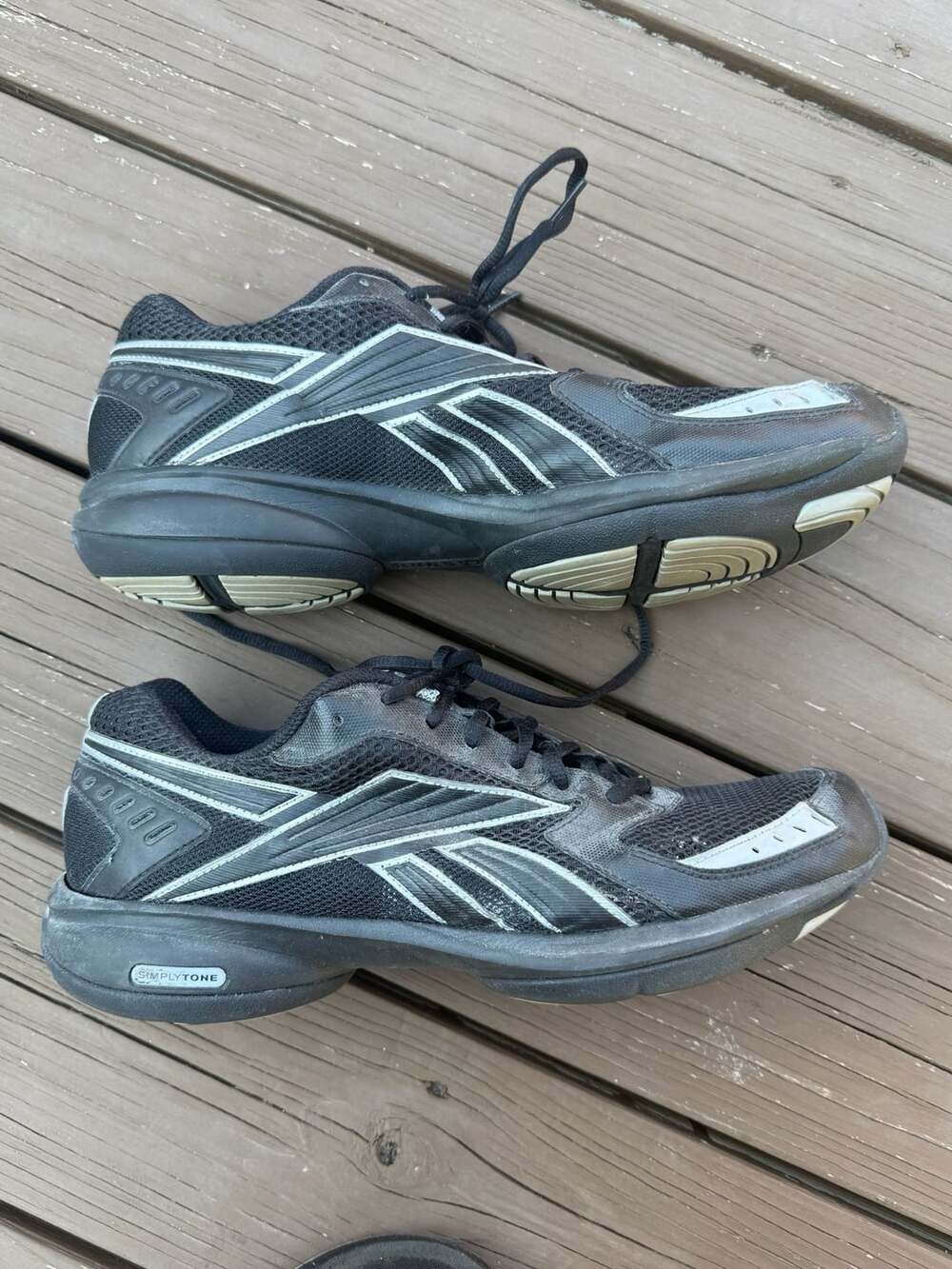 Reebok SimplyTone Size 11 Black Silver Walking Shoes Sneakers